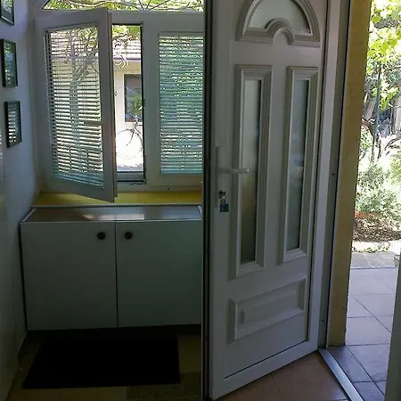 The House In Greenery Belgrade